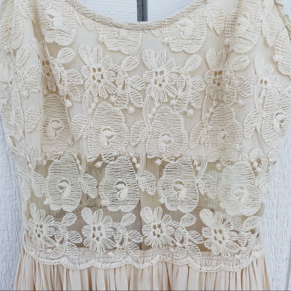 Cream colored floral crotchet top see through center 90’s dress size S - Picture 1 of 12